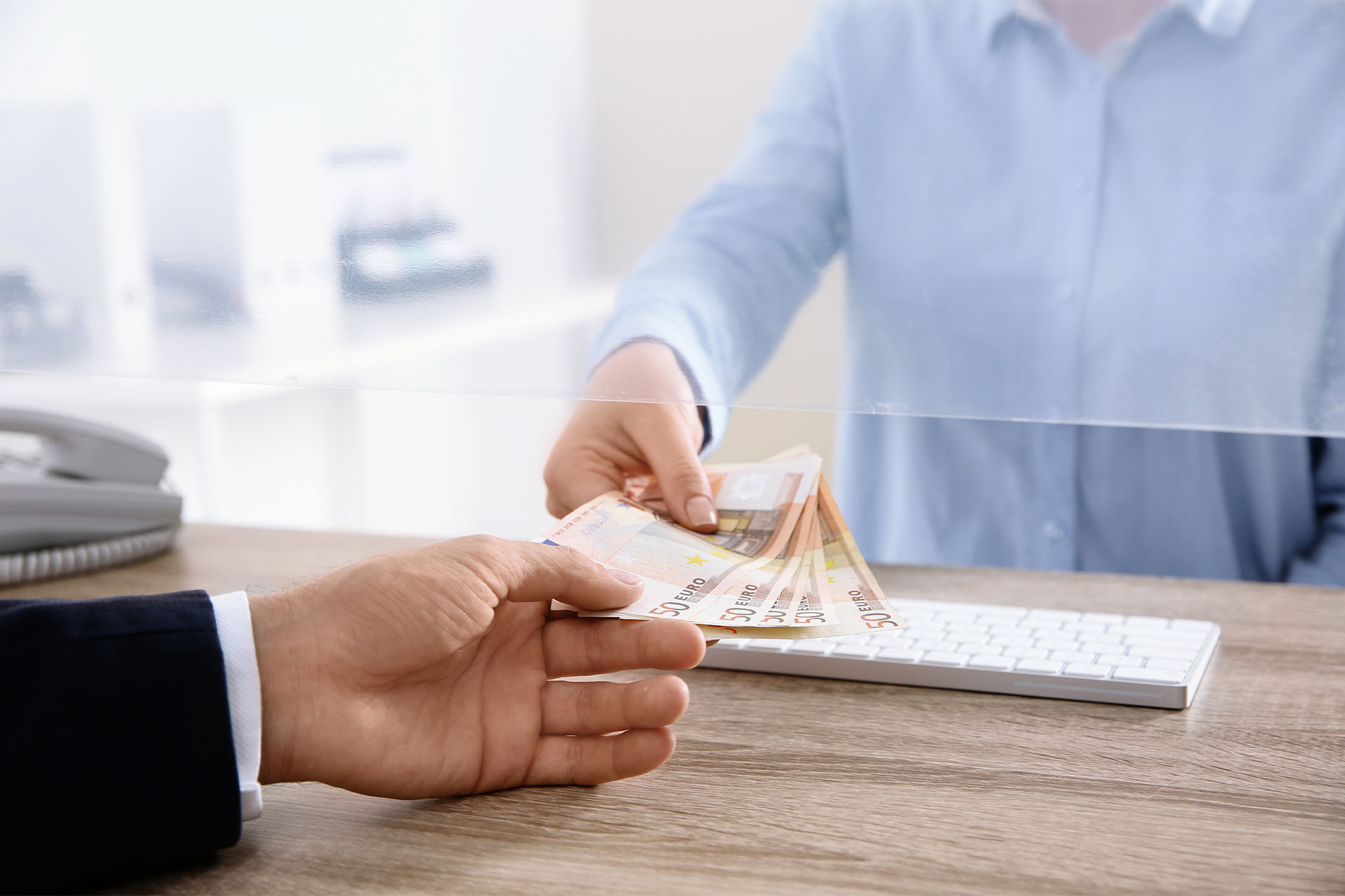 Declaración mensual de depósitos en efectivo